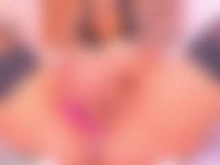 Live cam show with Malaia Hills - Fingers on Camsoda