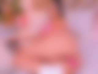 Live cam show with Malaia Hills - Small Tits on live18s.com