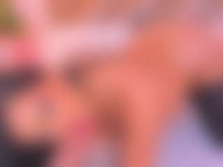 Live cam show with Malaia Hills - Fingers on Camsoda