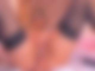 Malaia Hills's Live Sex Cam Show