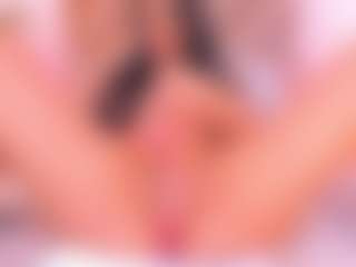 Malaia Hills's Live Sex Cam Show