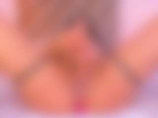 Malaia Hills's Live Sex Cam Show