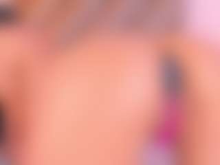 Malaia Hills's Live Sex Cam Show
