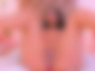 Malaia Hills's Live Sex Cam Show