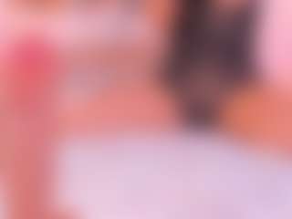Live cam show with Malaia Hills - Teen (18+) on Uber Horny