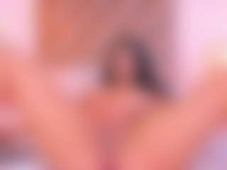 Live cam show with Malaia Hills - Small Tits on StripNow