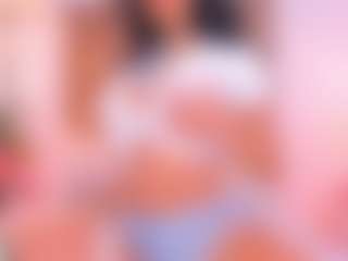 Malaia Hills's Live Sex Cam Show