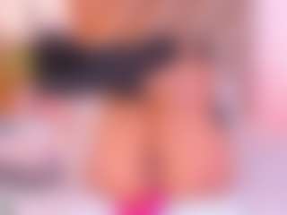 Live cam show with Malaia Hills - Teen (18+) on Camsoda