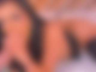 Malaia Hills's Live Sex Cam Show
