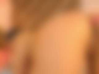 Live cam show with Malaia Hills - Average on madthumbs