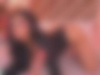 Live-Cam-Show mit Malaia Hills - Facial Piercings auf Camsoda
