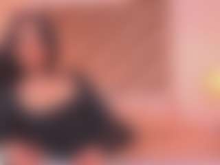 Live cam show with Malaia Hills - Average on Camsoda