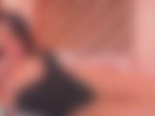 Live cam show with Malaia Hills - Average on Streamer API