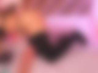 Malaia Hills's Live Sex Cam Show
