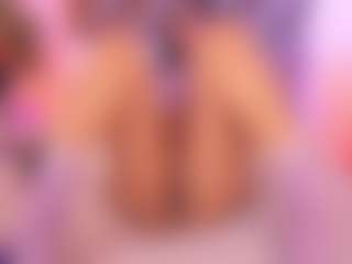 Malaia Hills's Live Sex Cam Show