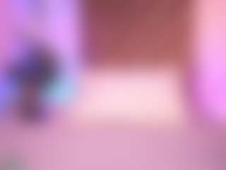 Live cam show with Malaia Hills - Facial Piercings on Camming Site
