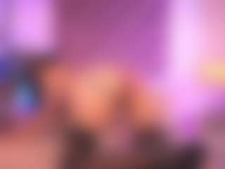 Live cam show with Malaia Hills - Squirt on crypto-cams