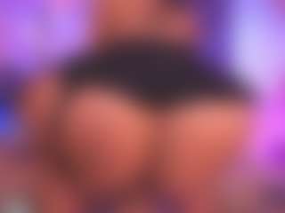 Malaia Hills's Live Sex Cam Show