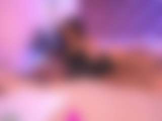 Live cam show with Malaia Hills - Squirt on madthumbs