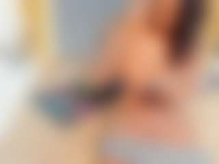 Live cam show with Naomi - Plug on Free Soda