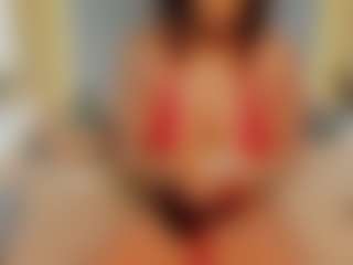 Live cam show with Naomi - Body Massage on Camsoda