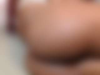 Live cam show with Cassandraray - Athletic Small Tits on AdultVida.com