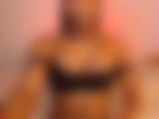 Live cam show with Cassandraray - Brown Eyes on Uber Horny