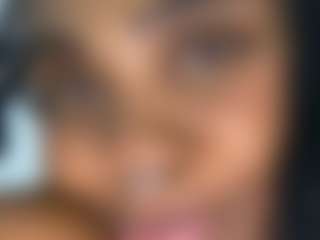 Live cam show with Cassandraray - Skinny on Lustler