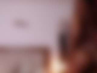 Live cam show with erikareynolds - Athletic Ebony on StripNow