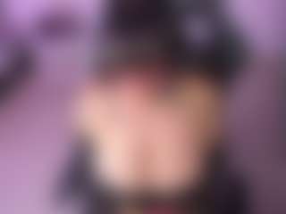 Live cam show with Zoe - Glasses on sexylive.show