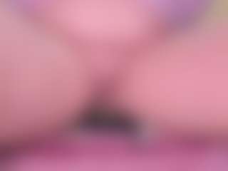 Live cam show with laura - Average on Camsoda
