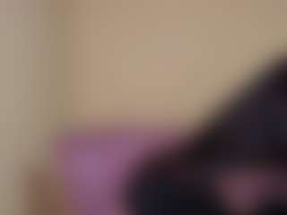 Live cam show with laura - Petite on Gym Cam Girls