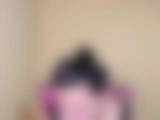Live cam show with laura - Cute on Camsoda