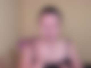 Live cam show with laura - Bikini on camwithhim.com