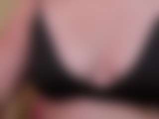 Live cam show with laura - Oil on SpankPalCams