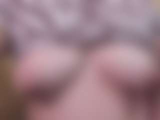 Live cam show with laura - Oil on Camsoda