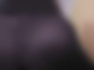 Live cam show with laura - Brown Hair on madthumbs