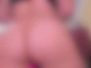 Live cam show with laura - Hairy Pussy on TastyBlacksLive