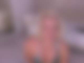 Live cam show with prettyelisabeth - Lingerie on Dolls Live