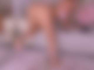 Live cam show with prettyelisabeth - Average on SpankPalCams