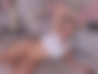Live cam show with prettyelisabeth - Average on Camsoda