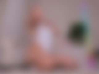 Live cam show with prettyelisabeth - Strip on Milfs Live