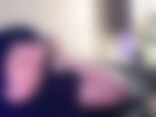 Live cam show with ExoticLexXxi - Oil on https://playwithruby.com