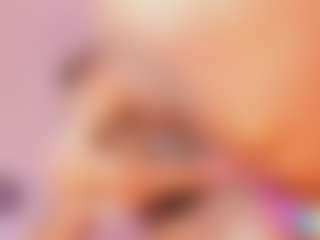 Live cam show with Elsie Morris - Ebony on Dolls Live