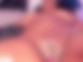 Live cam show with Elsie Morris - Thong on Camsoda