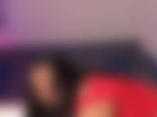 Live cam show with Elsie Morris - Bedroom Ebony on Dolls Live