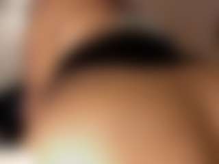 Live cam show with Elsie Morris - Ebony Big Tits on Dolls Live