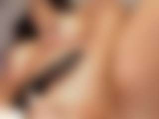 Live cam show with Elsie Morris - Big Tits on StripNow