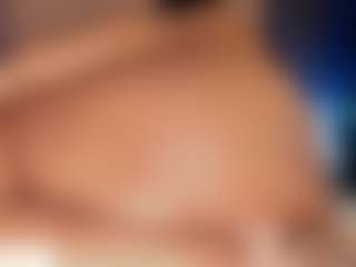 Live cam show with Elsie Morris - Ebony Big Tits on liverealitysex.com