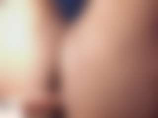 Live cam show with Elsie Morris - BBW on StripNow